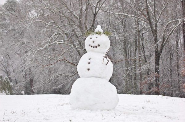 Comment faire un bonhomme de neige avec de la neige