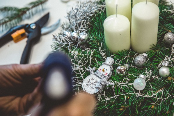 Bougies pour la décoration de la maison pour la nouvelle année