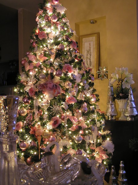 Fleurs pour décorer un arbre de Noël pour le nouvel an