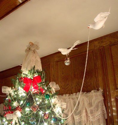 Décoration de plafond avec des perles pour la nouvelle année